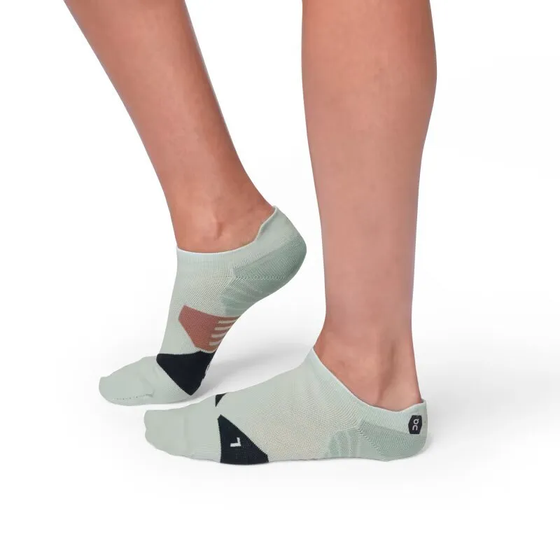 On Women's Low Running Sock - Grey/Midnight