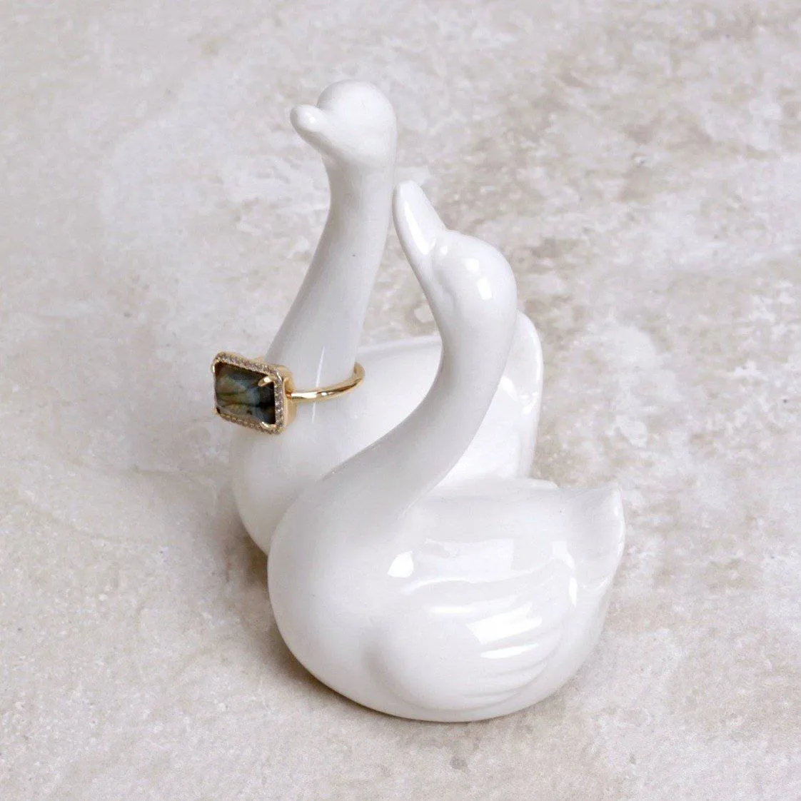 Sweet Swans Ring Holder